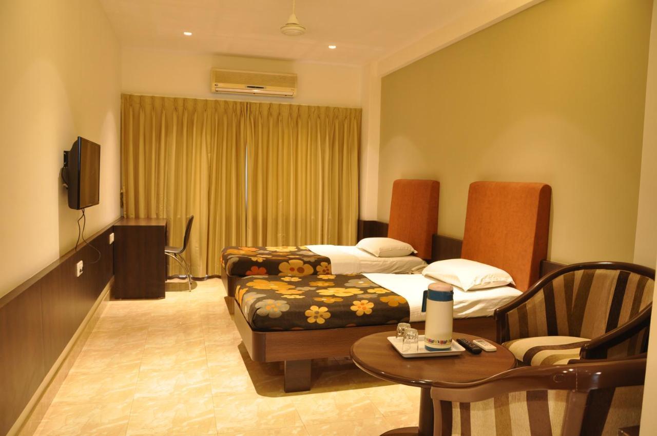 Hotel Prince Residency Bhuj Extérieur photo