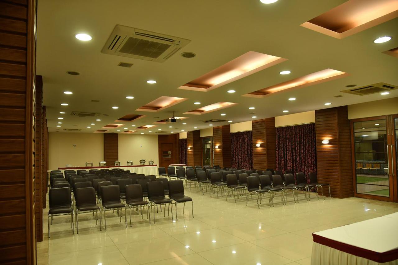 Hotel Prince Residency Bhuj Extérieur photo
