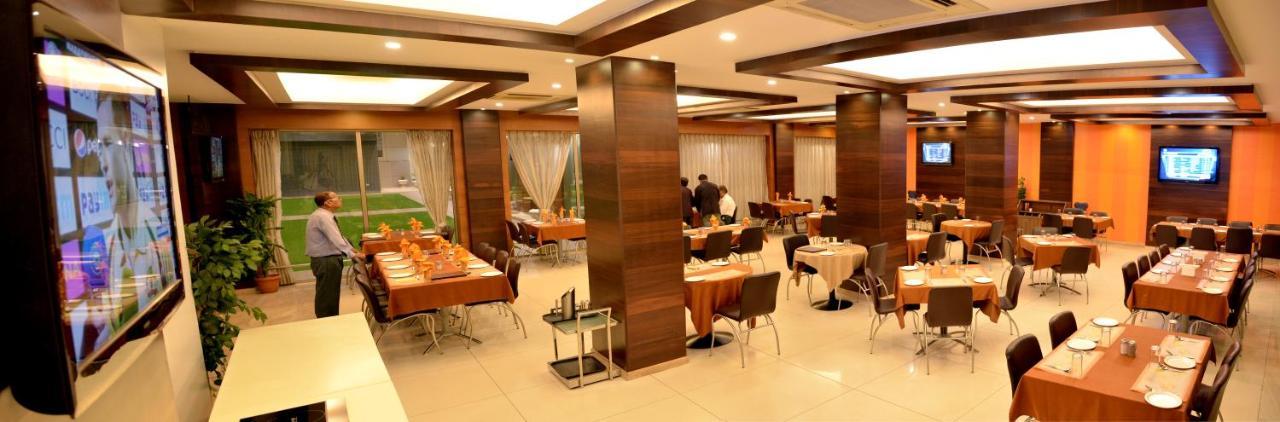 Hotel Prince Residency Bhuj Extérieur photo