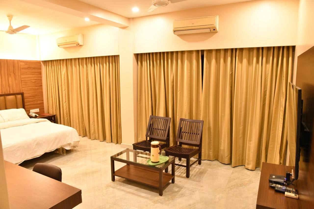 Hotel Prince Residency Bhuj Extérieur photo